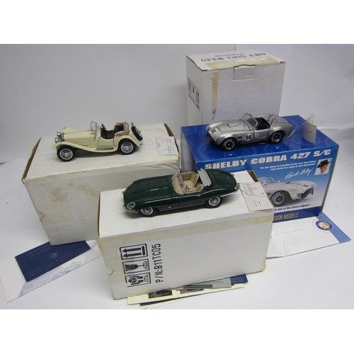 8228 - Three Franklin Mint 1:24 scale diecast cars to include 1961 Jaguar E Type, 1938 Jaguar SS-100 and Sh... 