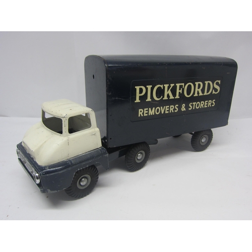 8233 - A Triang large pressed steel Pickfords Removers & Storers ariculated lorry, 52cm long