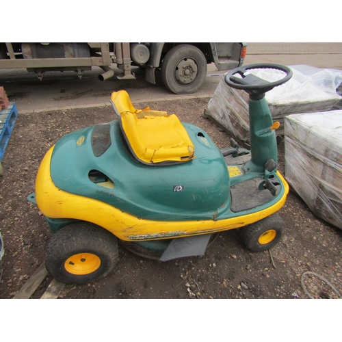 3231 - An MTD Yardman DX-70 ride-on lawn mower