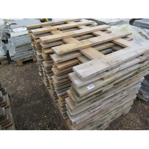 3241 - A pallet of cottage style fencing