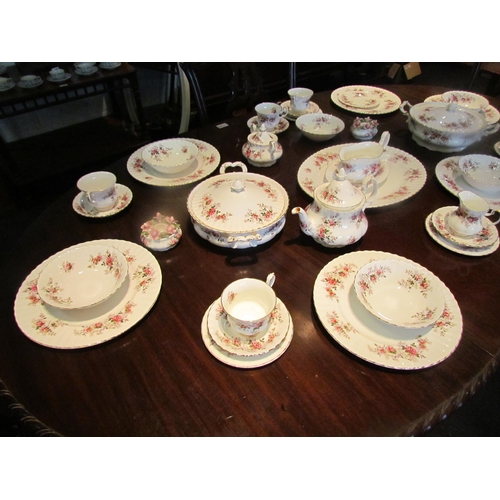 1091 - A quantity of Royal Albert 