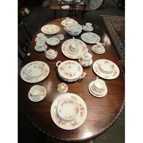 1091 - A quantity of Royal Albert 