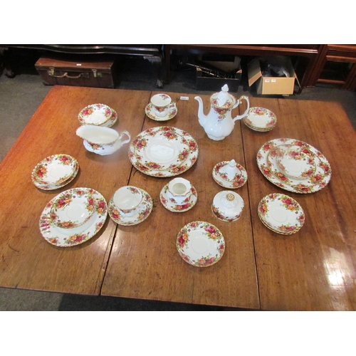 1092 - A selection of Royal Albert 