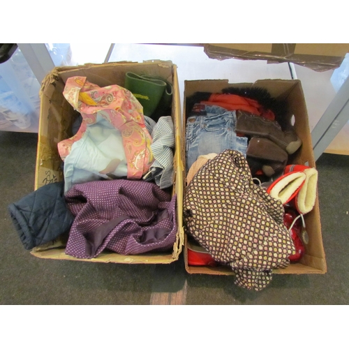 1147 - Two boxes containing young girls' clothing, age toddler to 5 years approximately to include 