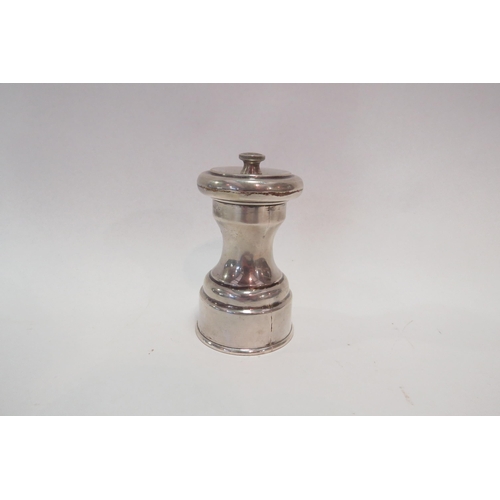 1281 - A solid silver pepper mill, Birmingham 1915, Hukin & Heath Ltd., approximately 3