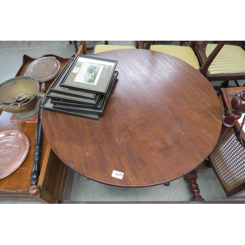 2171 - A Georgian mahogany tilt top tripod table   (R)  £20