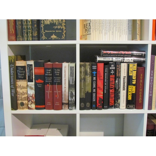 1352 - A collection of military interest/war related books, 13 volumes of which Folio Society, including WW... 