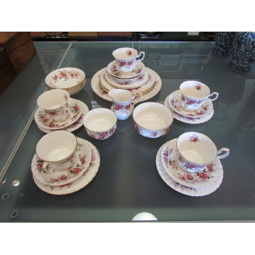 1435 - A quantity of Royal Albert 