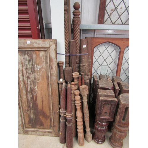 2075 - A quantity of mahogany Newell posts