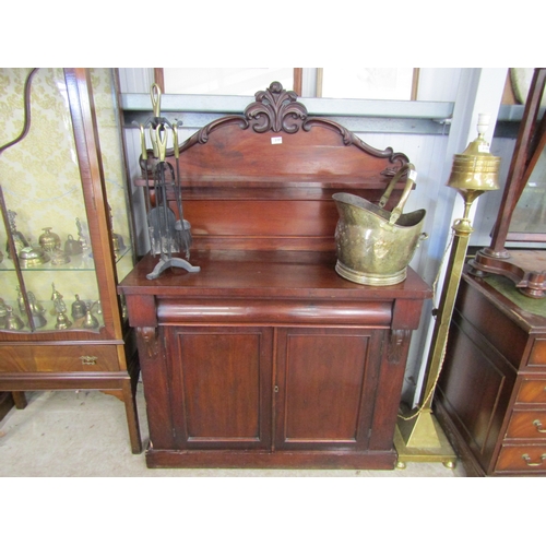 2107 - A Victorian mahogany chiffonier