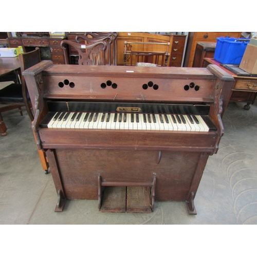 2170 - An Edwardian mahogany harmonium    (E)  £5-10