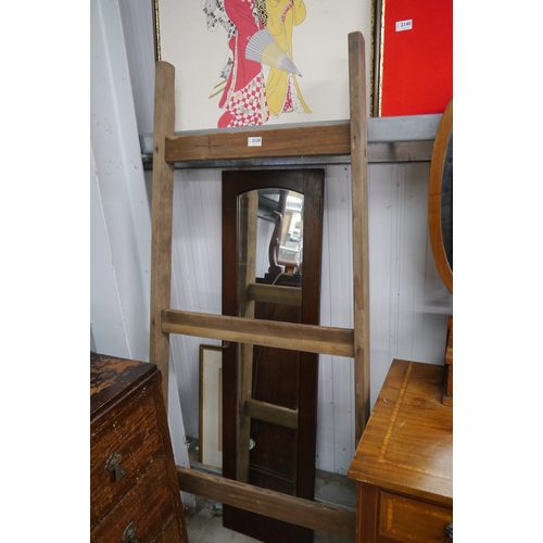 2139 - A Victorian stripped pine towel rail