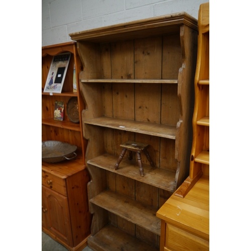 2277 - A pine full height bookcase shaped sides    (R)  £50