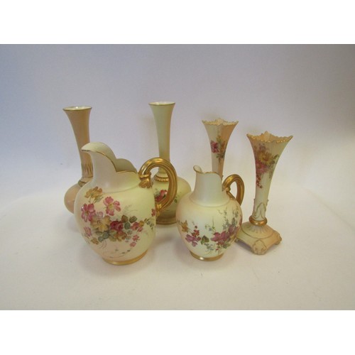 1202 - A group of Royal Worcester blush ivory porcelain vases and jug with flower and gilt decoration (6) (... 