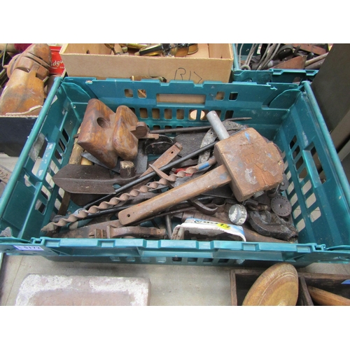 5172 - A box of miscellaneous including wooden mallet, tool heads etc