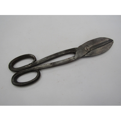 5262 - A pair of tailors scissors   (R)  £15