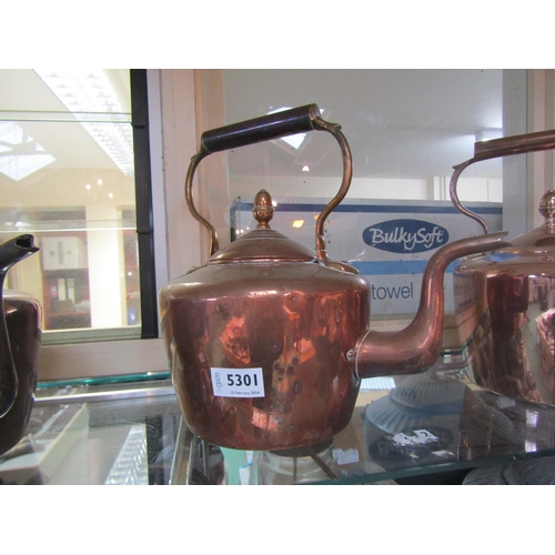 5301 - A copper kettle    (R)  £15