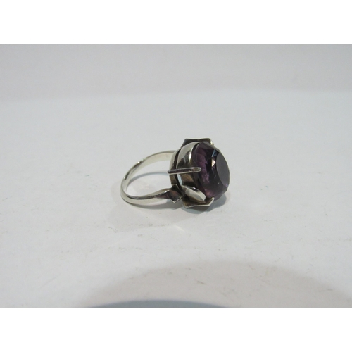 4370 - An amethyst set ring, white metal mount      (R) £10 (E) £10-20