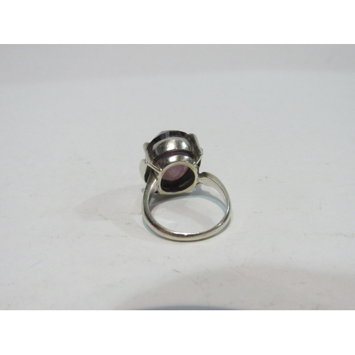 4370 - An amethyst set ring, white metal mount      (R) £10 (E) £10-20