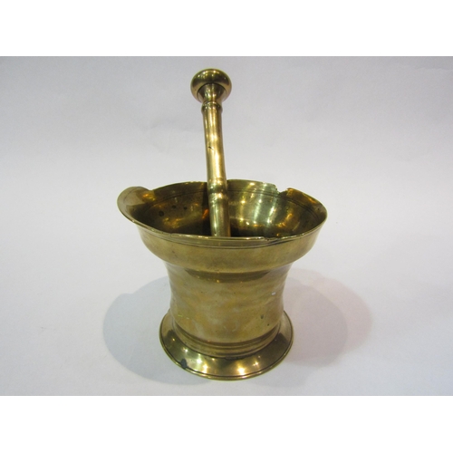 4316 - A Georgian brass pestle and mortar a/f