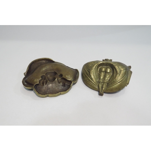 4353 - A Victorian gentleman's risqué Japanese geisha dish and a Charles I brass dish      (R) £35