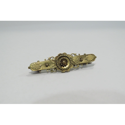 4377 - A 9ct gold brooch and another     (R) £25