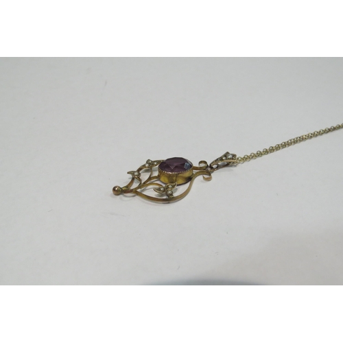 4385 - A 9ct Art Nouveau style pendant set on 9ct chain, approximately 2.7g