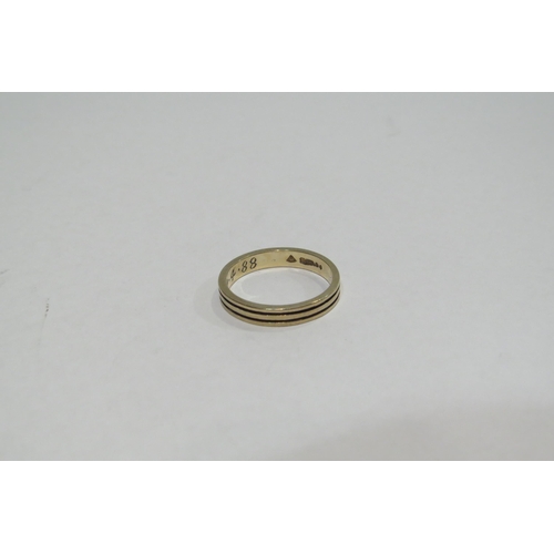 4388 - A 9ct gold band, size O, 2.4g