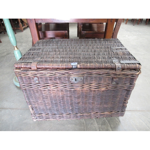 2003 - A Victorian wicker country house hamper, with lock and key     (R) £40