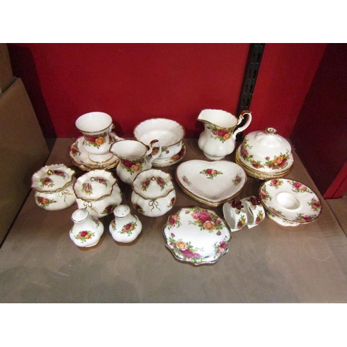 4214 - A selection of Royal Albert 