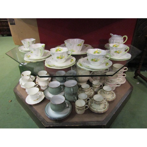 4228 - A large quantity of tea and coffee wares including Shelley, Aynsley 