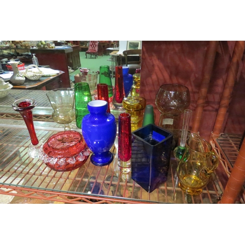 4407 - A quantity of art glass including Whitefriars etc (13)