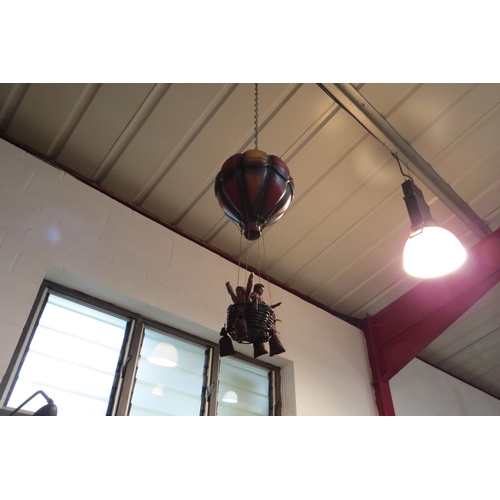 4462 - Four hanging model hot air balloons and one wall mounting example, some a/f (5)