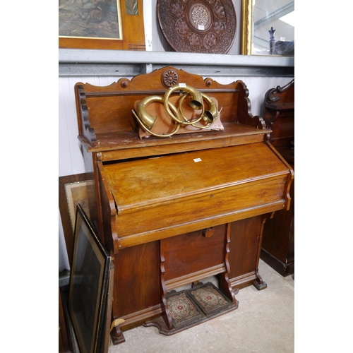 2121 - An Edwardian harmonium     (E) £8-12