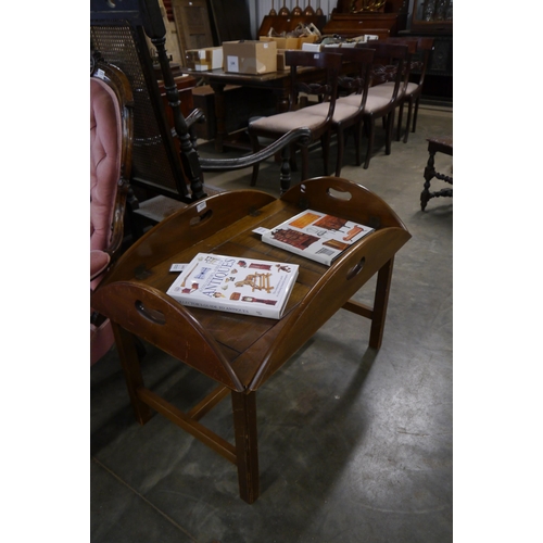 2221 - A butlers tray top coffee table