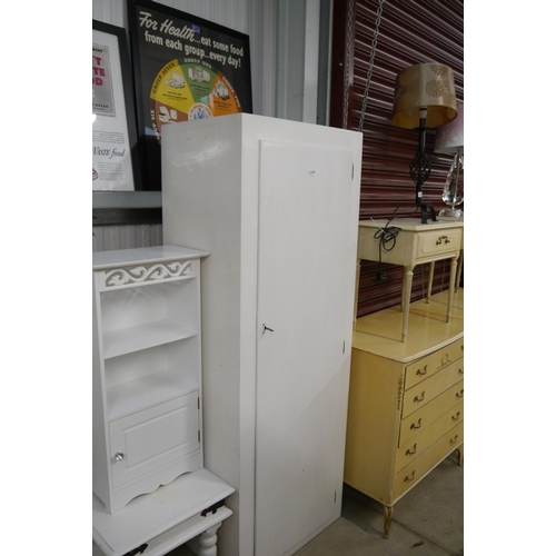 2375 - A plywood kitchen cupboard, painted white, with key     (R) £10