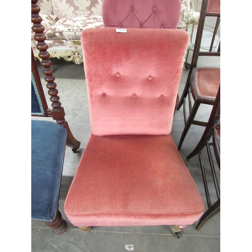 2348 - A pink button-back bedroom chair     (E) £10-20