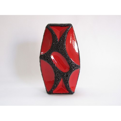 9132 - A Roth Keramik West German Fat Lava vase in red and black volcanic glazes. 25cm high  (C)