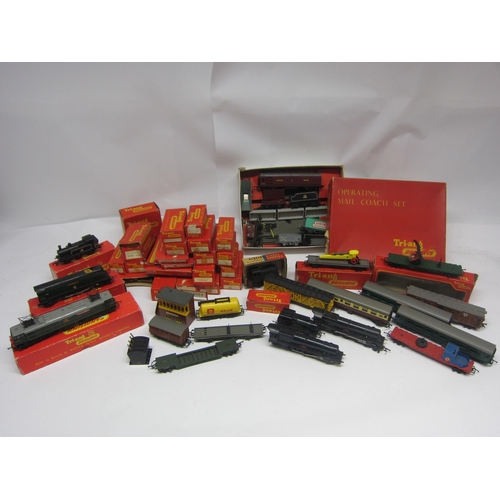 8500 - A collection of boxed, loose and playworn Triang 00 gauge model railway locomotives, rolling stock a... 