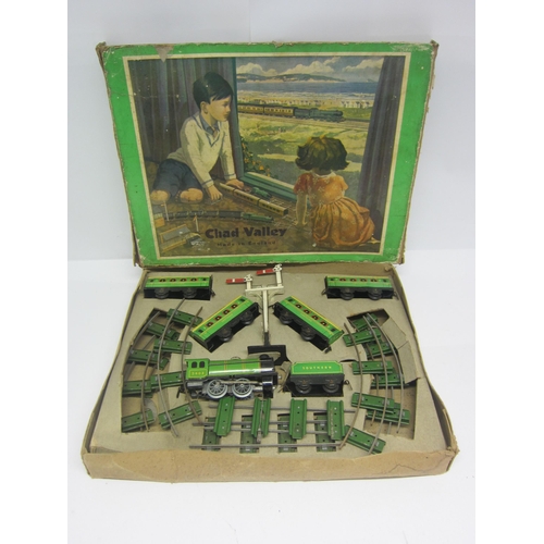 8541A - A boxed Chad Valley 0 gauge Clockwork Southern Passenger Set, comprising tinplate 0-4-0 locomotive n... 