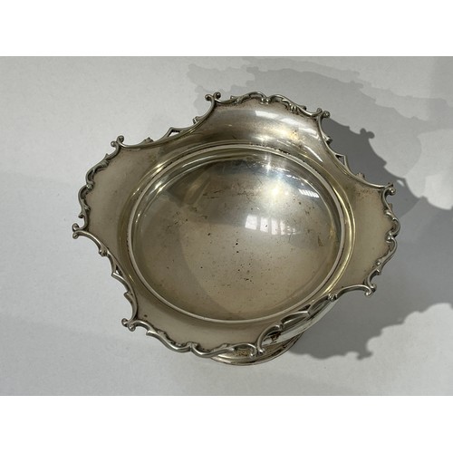 6026 - A silver pedestal bowl, Sheffield 1926, 10cm tall, 18cm diameter, 430g