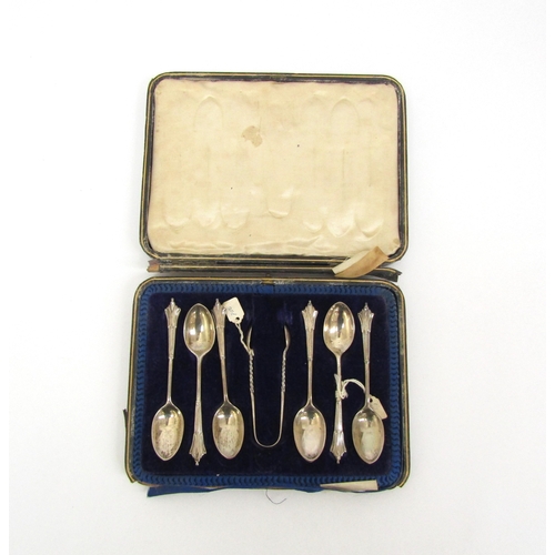 6424 - A set of Six Robert Stebbings teaspoons, London 1894 with associated tongs, case a/f, 105g