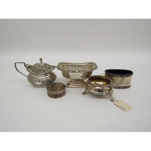 6458 - Silver mustards, salts and trinket pot (5), 193g