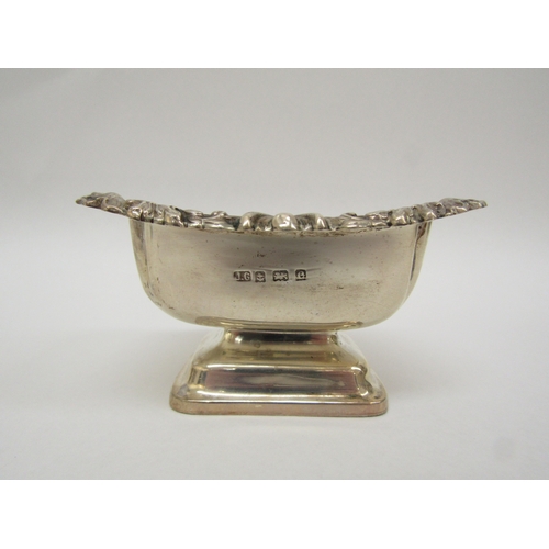 6458 - Silver mustards, salts and trinket pot (5), 193g