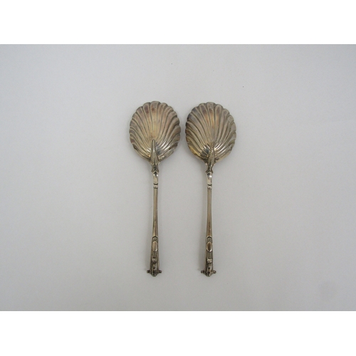 6464 - A pair of berry spoons by Edward Bishop silversmiths Bournemouth, marked London 1907 in original vel... 