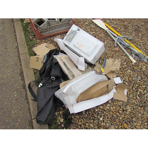 3276 - Two unused bags, two hand rails, a Daewoo microwave, etc.   DTI Failure: Please see information page... 