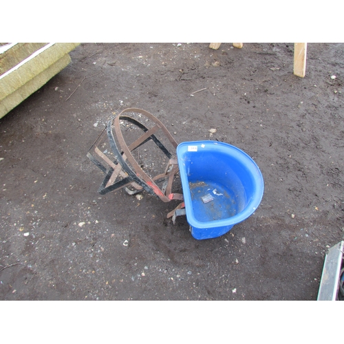 3416 - Two horse feeder brackets and a feeder bucket (3)     (E) £5-8