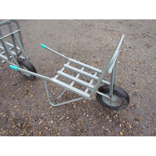 3419 - A wheelbarrow