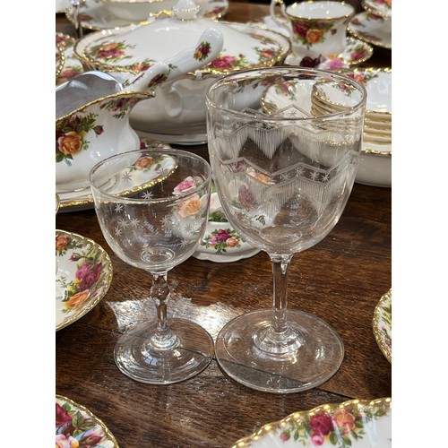 6159 - Six wine glasses and six sherry glasses