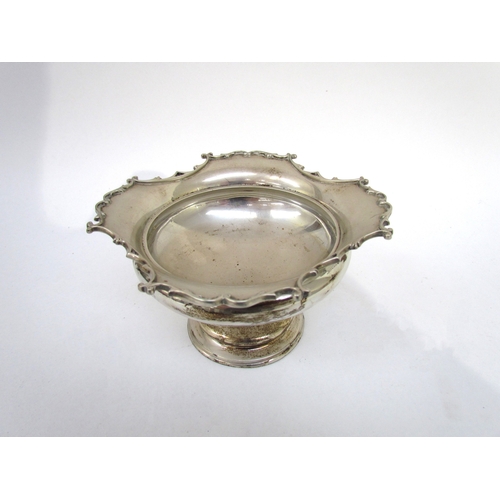 6026 - A silver pedestal bowl, Sheffield 1926, 10cm tall, 18cm diameter, 430g